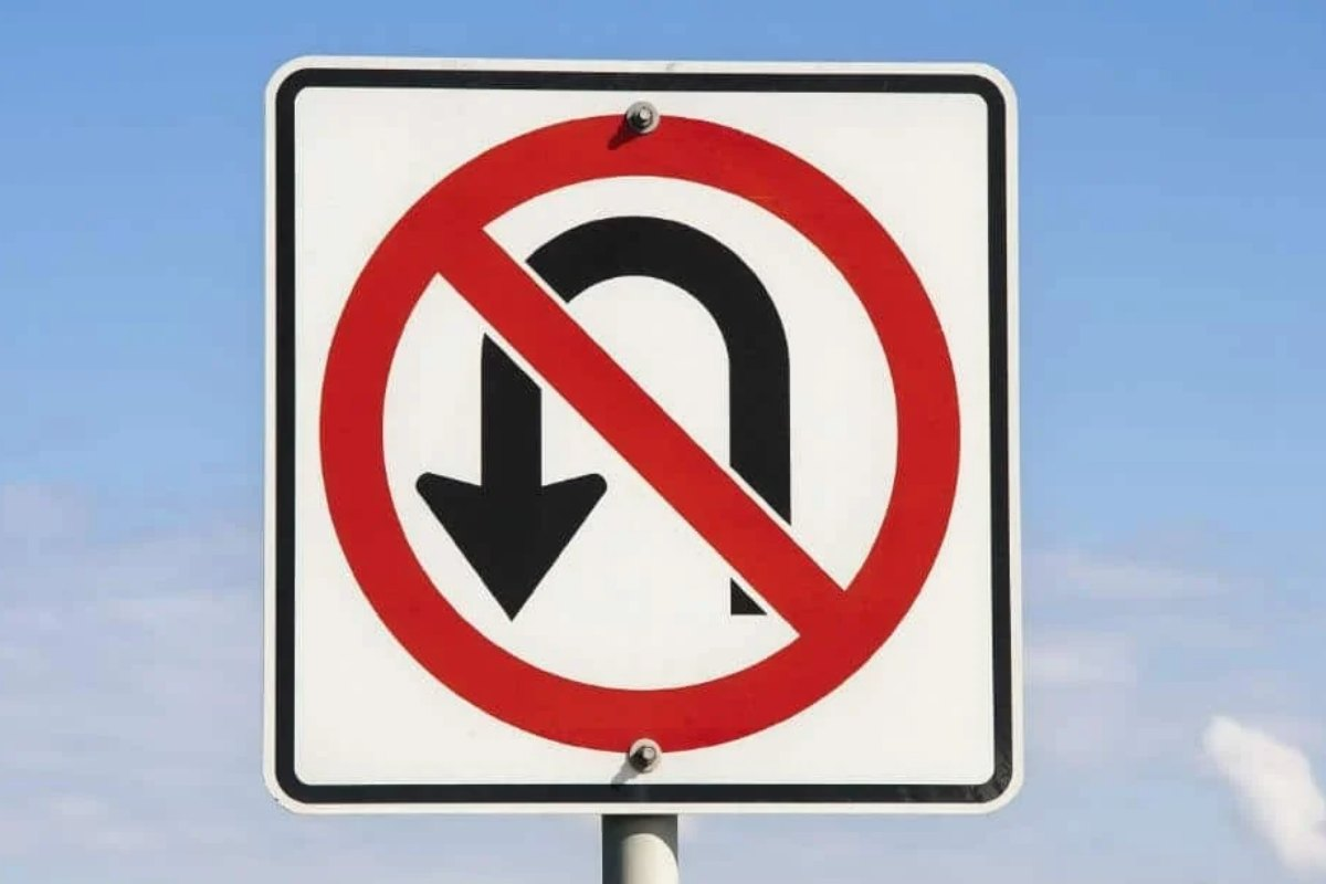 Who Is at Fault in a U-Turn Accident in Florida?